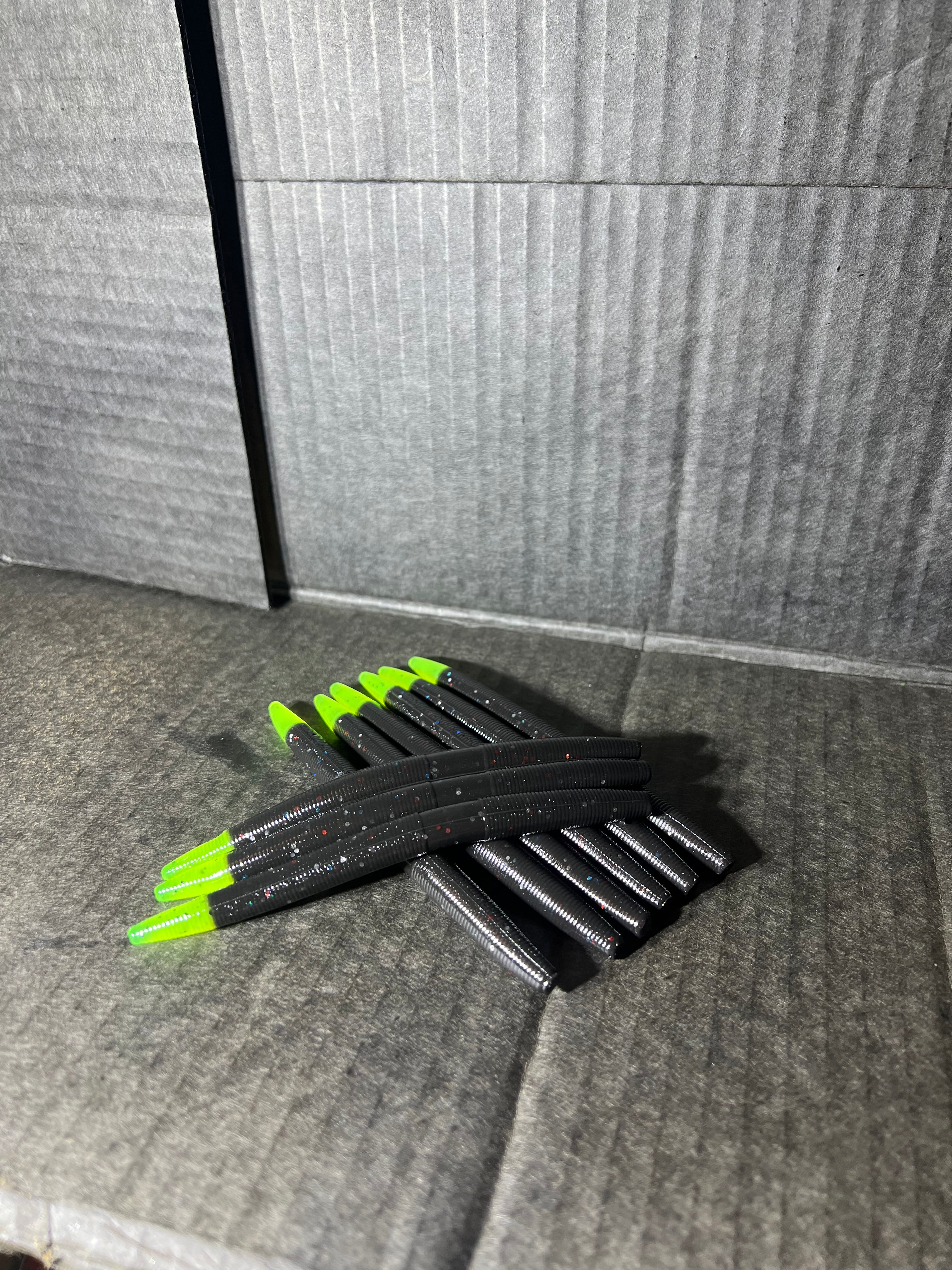 SENKO Black with Red and Silver flake 5-inch Senko=Midnight