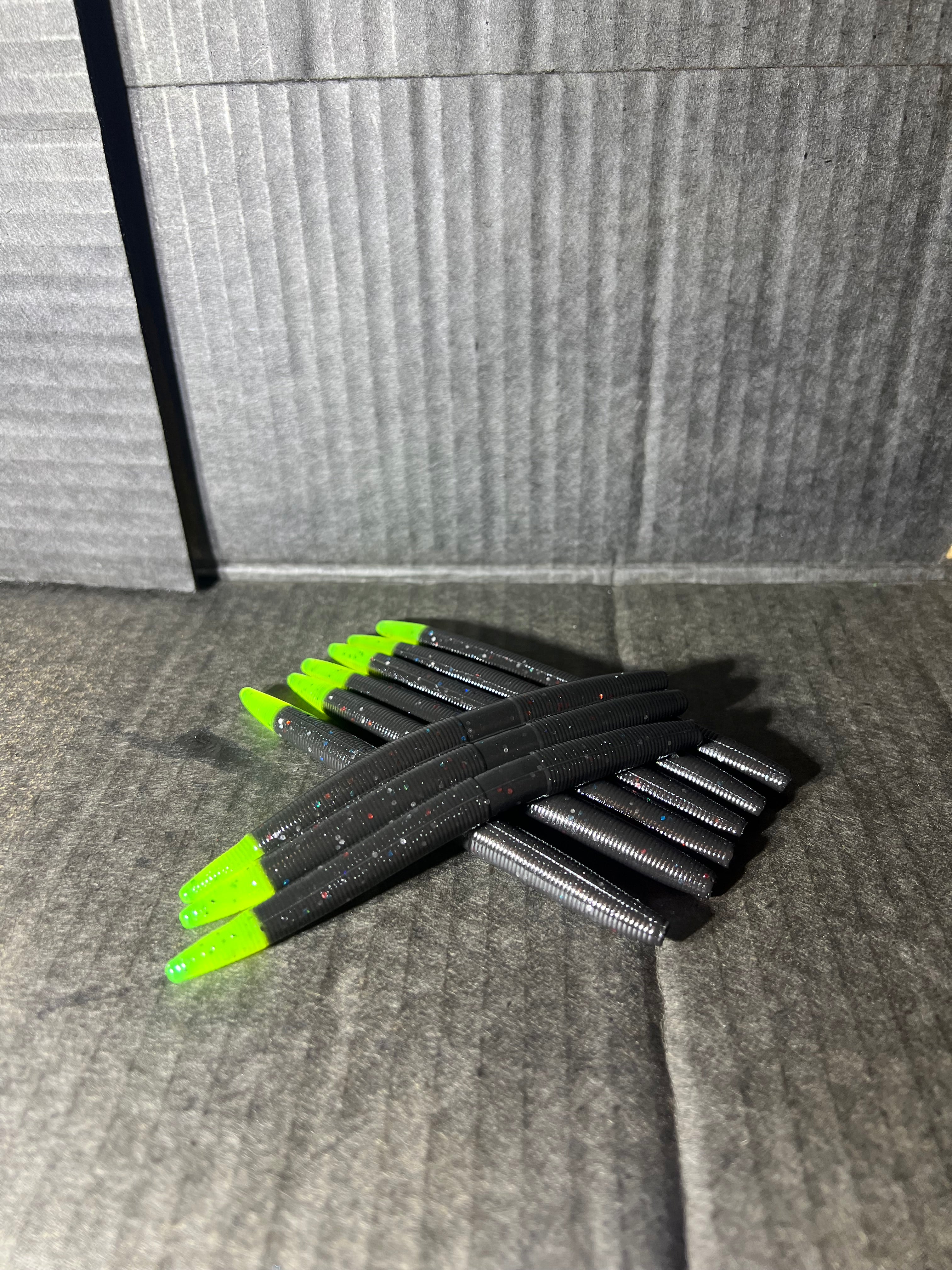 SENKO Black with Red and Silver flake 5-inch Senko=Midnight